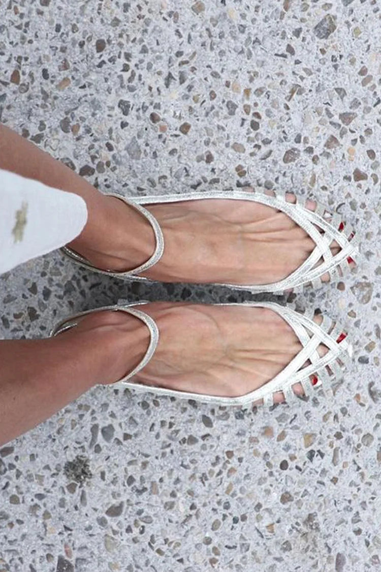 GIADA| Elegante flettede ballerinasandaler med ankelrem for en sofistikert stil