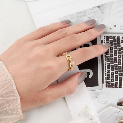 Chloe Ring | 18k Gull