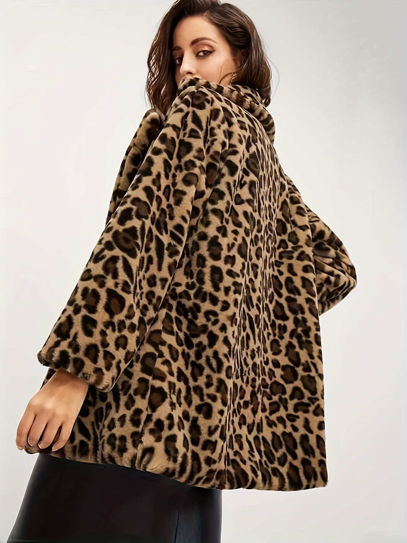 Myk jakke med leopardmønster