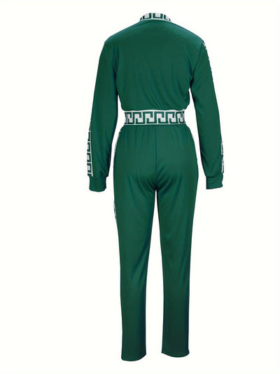 Sportvest og bukser med kontrasterende detaljer