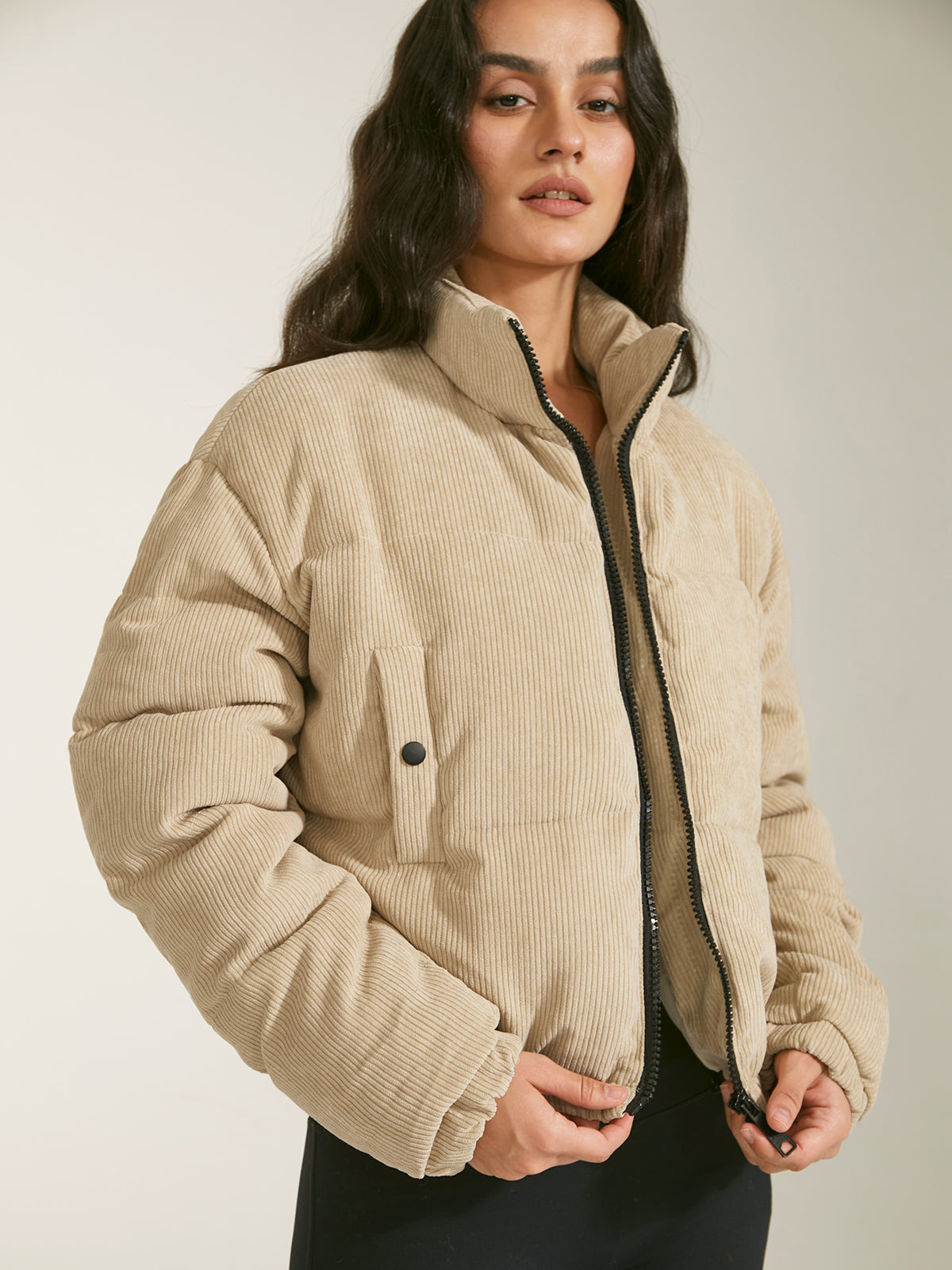 Beige jakke for kvinner