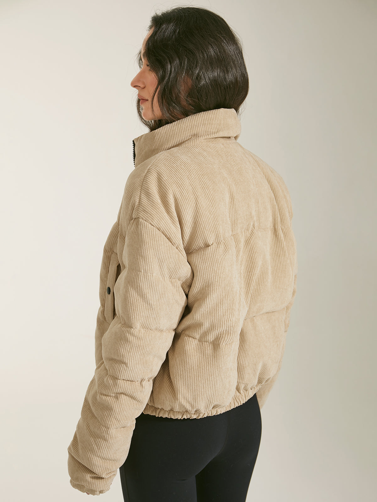 Beige jakke for kvinner