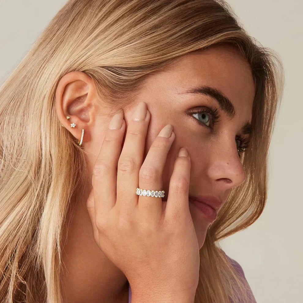 Antoinette Ring med Diamantsimulant | 18k Gull