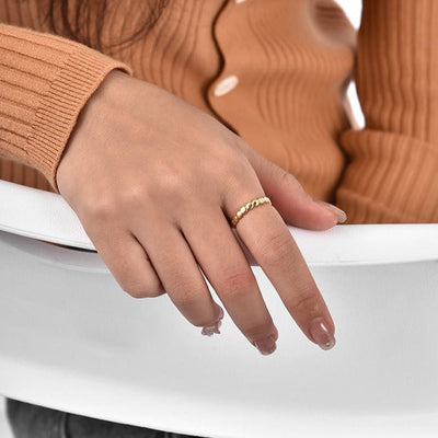 Orbit Echo Ring | 18k Gull