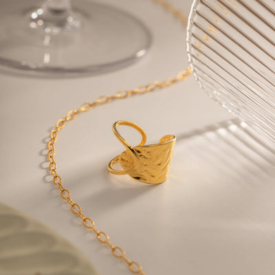 Mabel Ring | 18k Gull