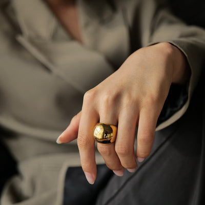 Navia Ring | 18k Gull
