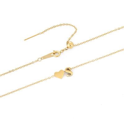 navnesmykke med initialen Ria | 18k Gull