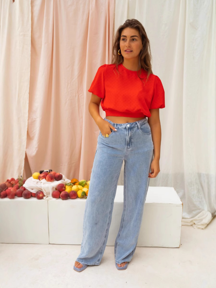 Lorena™ | Kuttet bluse med iøynefallende flair