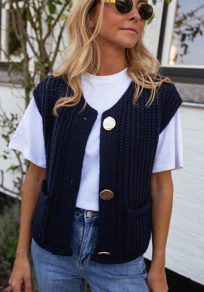 Fenja™ | Stilig strikket vest for alle lag