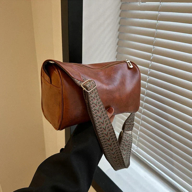 Trine™ | Vintage Skinn Crossbody Veske med Justerbar Vevd Rem