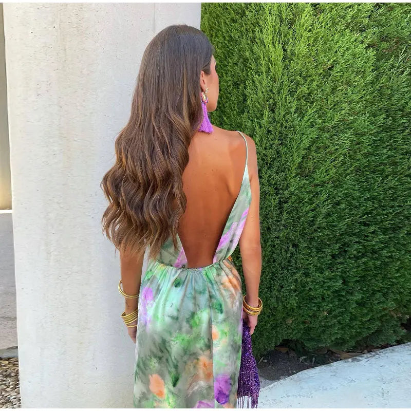 Anisten - Elegant Maxi Kjole med Halo-Dye Trykk og Avtagbar Skjerf