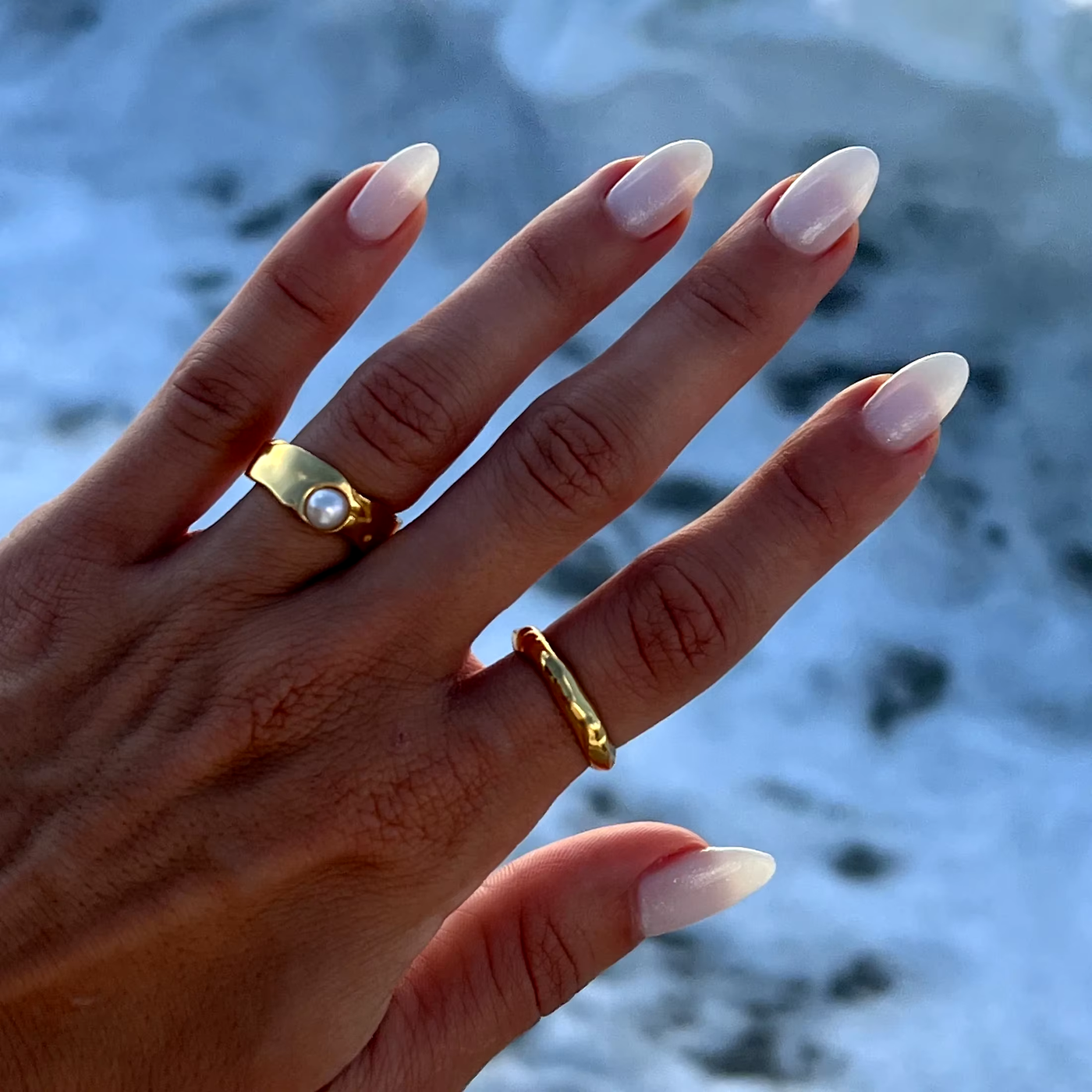 vintage gullring med naturlig perle