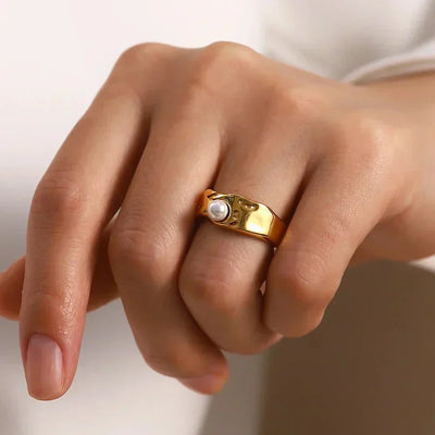 Cerulia ring med ferskvannsperler | 14k gull