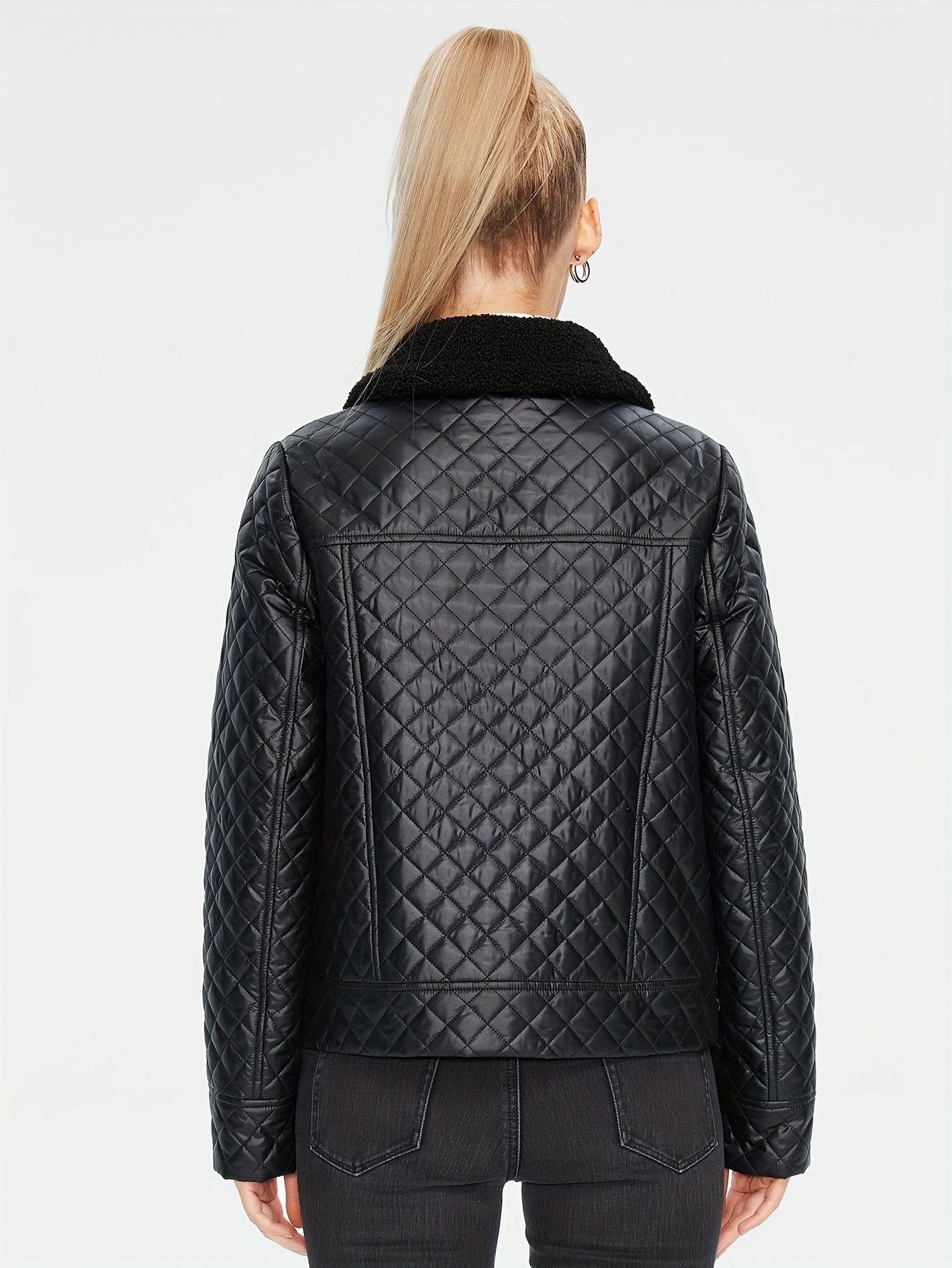 Quiltet fluffy jakke med argyle-mønster