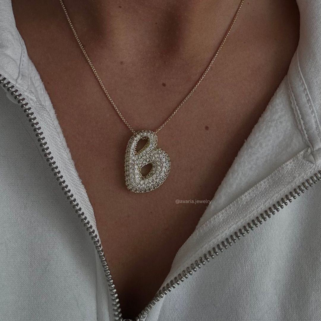 Navnesmykke Bubble med diamant | 18k Gull