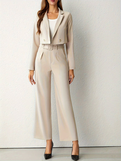 Elegant beige jakke og bukser med rette ben