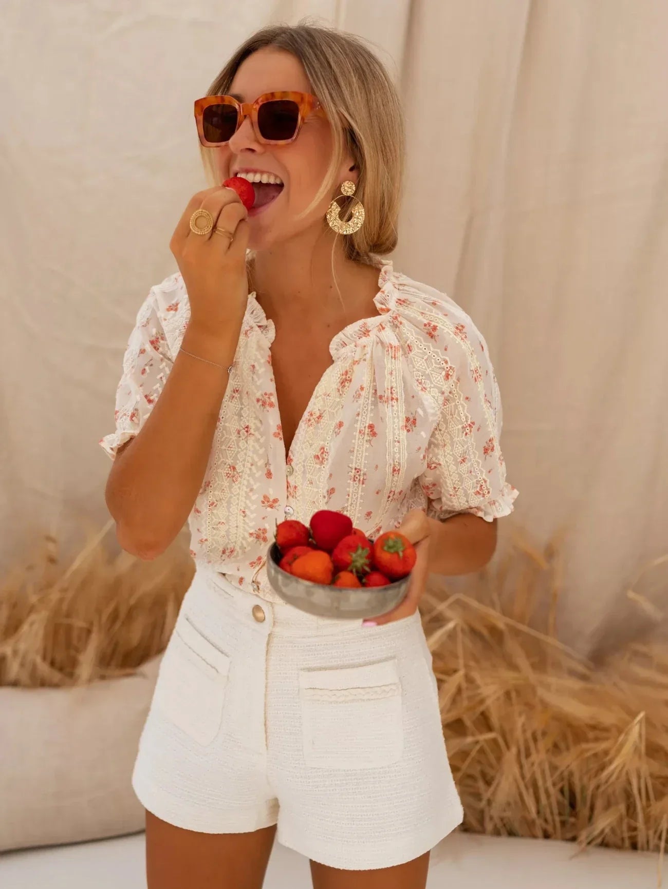 Elina™ | Blomsterbluse med romantisk sommerlig preg