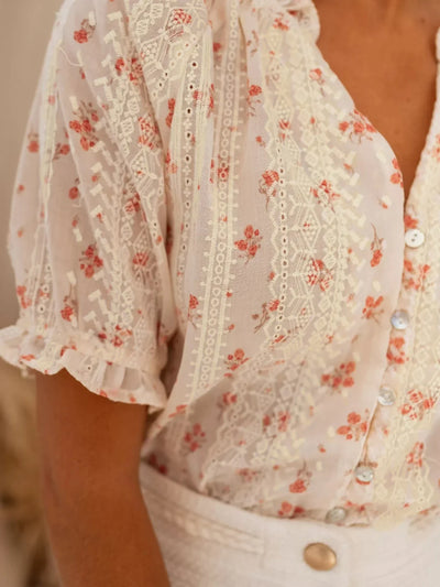 Elina™ | Blomsterbluse med romantisk sommerlig preg