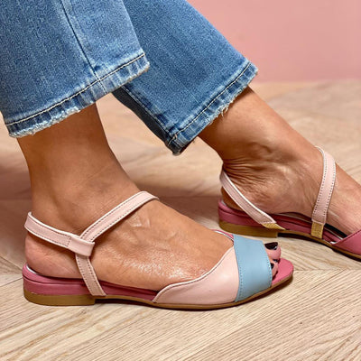 Ellela™ | Elegante rosa asymmetriske sandaler med fargede detaljer