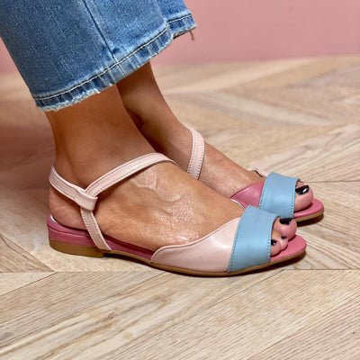 Ellela™ | Elegante rosa asymmetriske sandaler med fargede detaljer