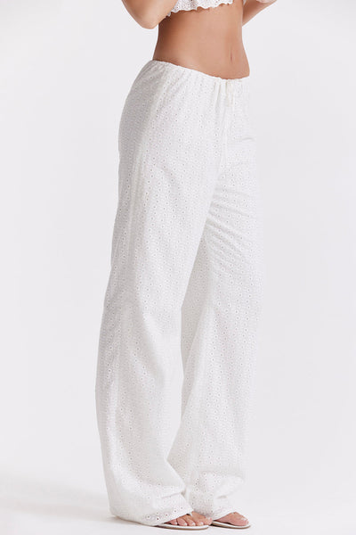 Vit broderie anglais bralette topp med bukser