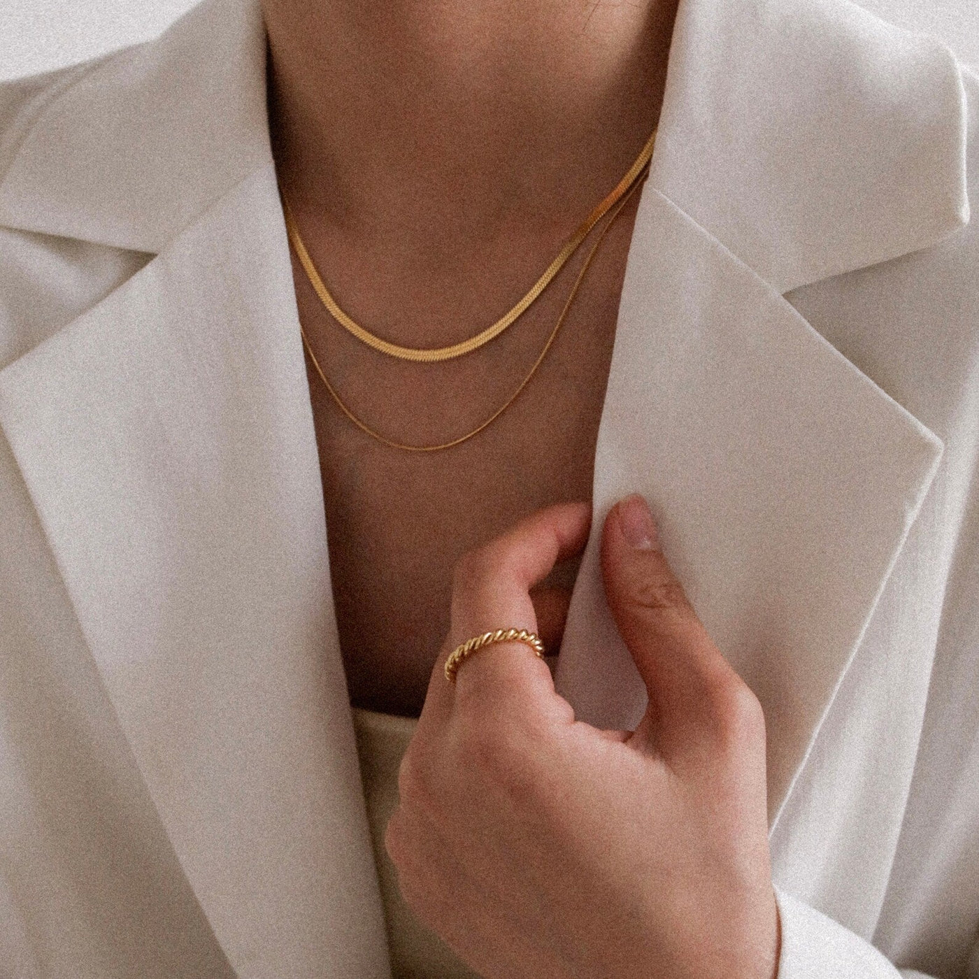 Melody Twist Ring | 18k Gull