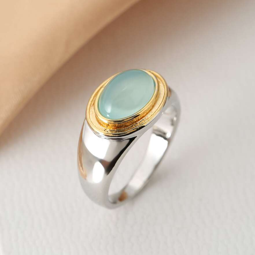 vintage ring med grønn månestein