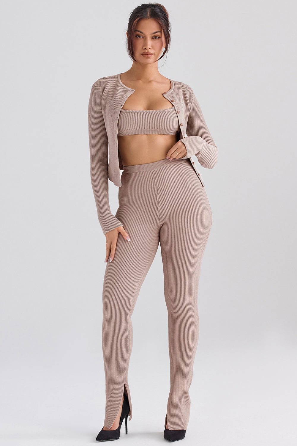 Ribbestrikket cardigan med leggings