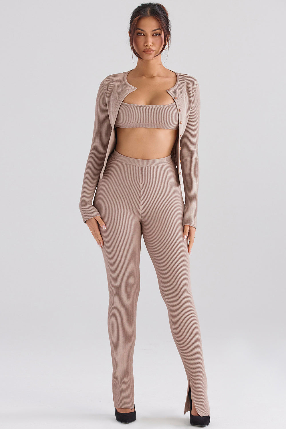 Ribbestrikket cardigan med leggings