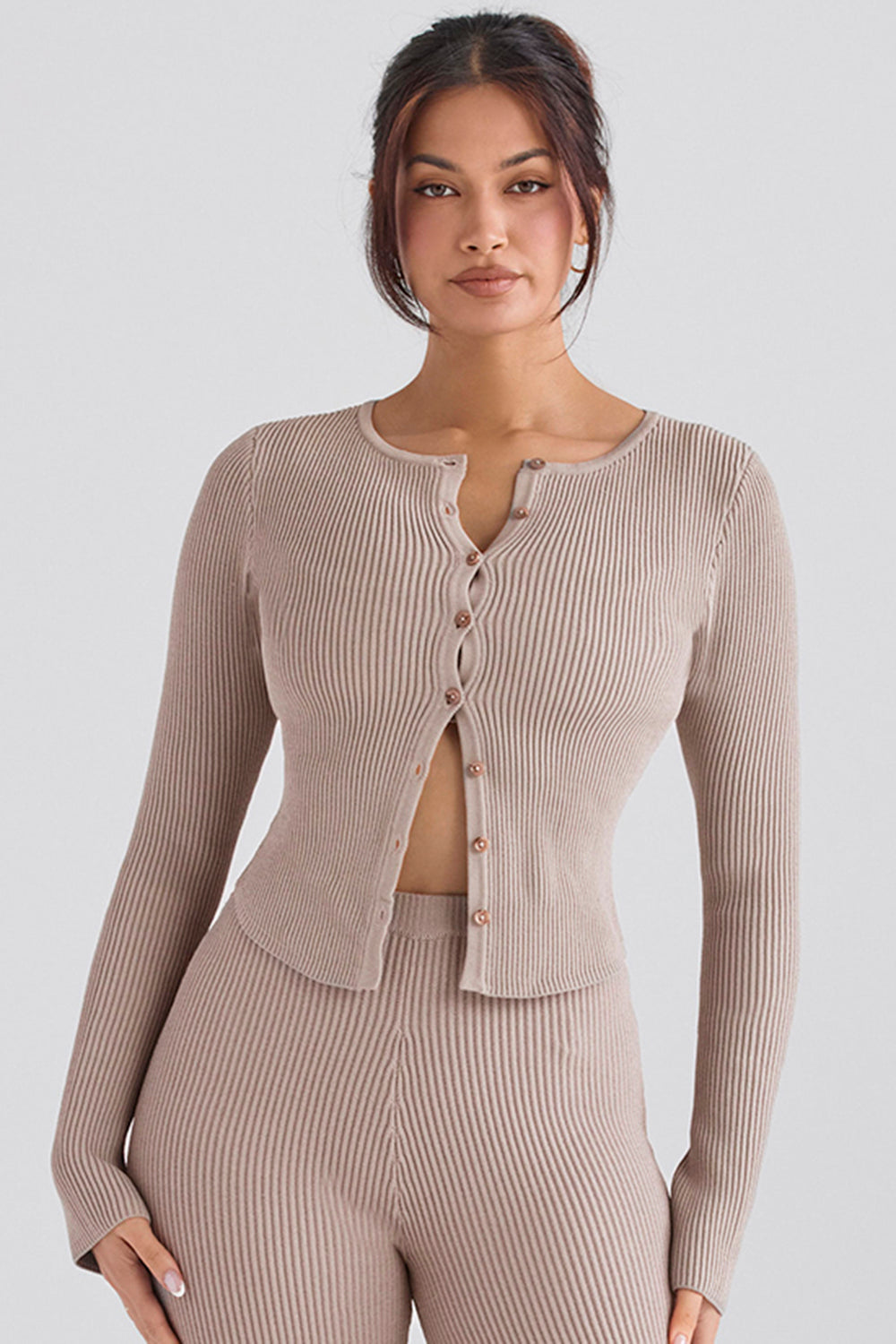 Ribbestrikket cardigan med leggings