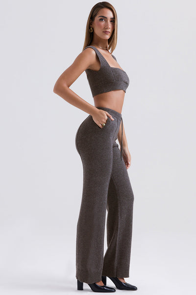 Antracitfarget cardigan i kashmirblanding med belte, bralette og bukser